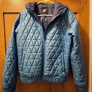 Nike women’s blue puffy lightweight coat
